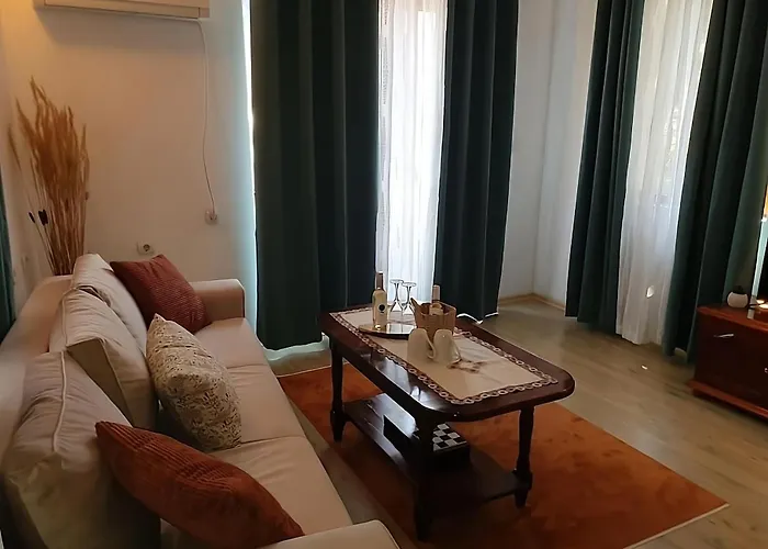 Dvata Smurcha - Free Parking בנסקו