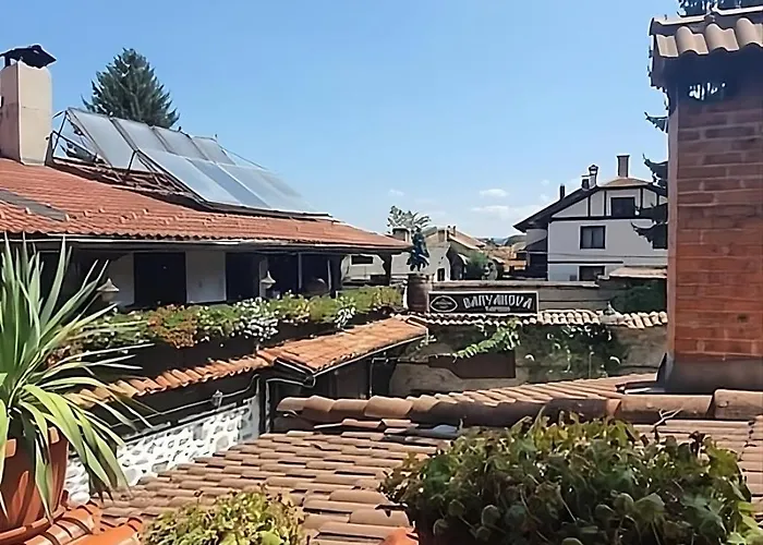 Dvata Smurcha - Free Parking * בנסקו