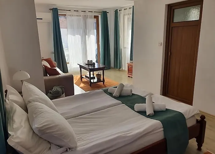 Dvata Smurcha - Free Parking * בנסקו